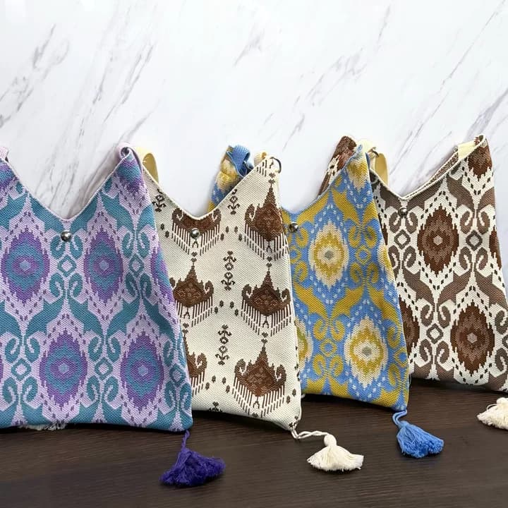 Ethnic-style Crossbody Bag, Large-capacity Tassel Bag With Magnetic Snap Closure